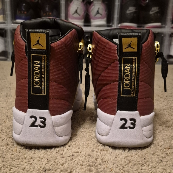 Jordan 12 - Picture 4 of 5